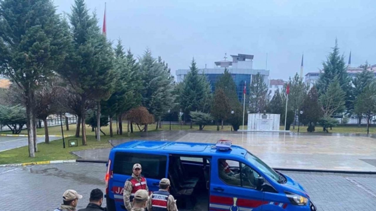 Elazığ’da 9 yıl kesinleşmiş hapis cezası bulunan zanlı yakalandı