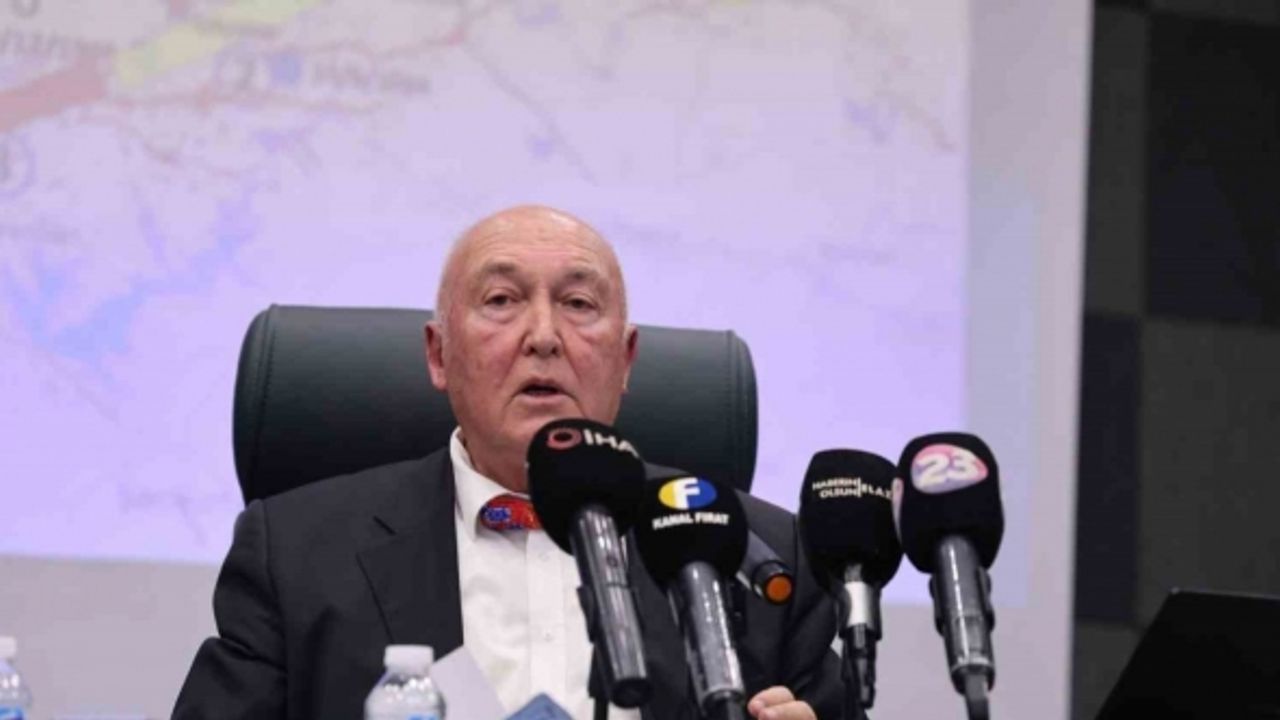 Elazığ’da "Deprem riskiyle yüzleşmek, bilinçli toplum, güvenli gelecek" paneli