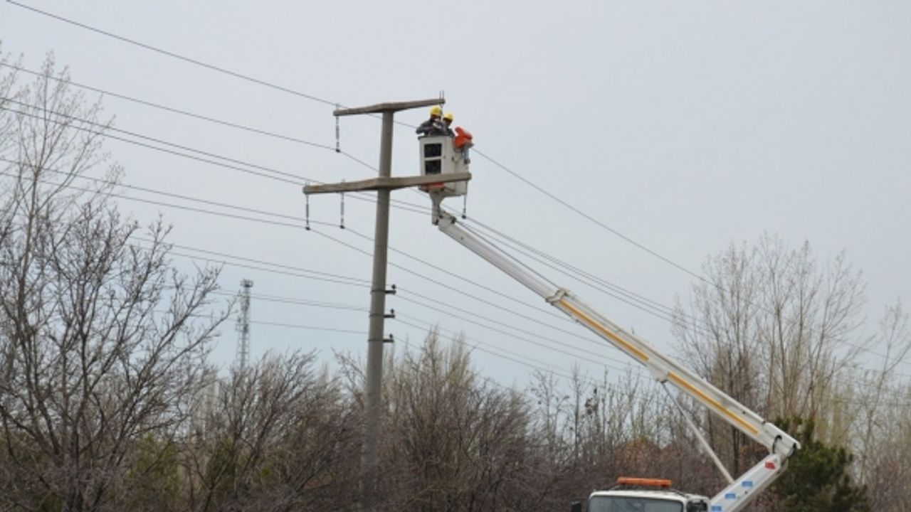 Elektrik dağıtım sistemi bakımdan geçti, planlı kesintiler yüzde 12,5 azaldı