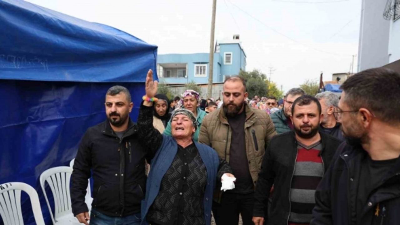 Elektrikli soba faciasında hayatını kaybeden anne, baba ve ikiz çocukları toprağa verildi