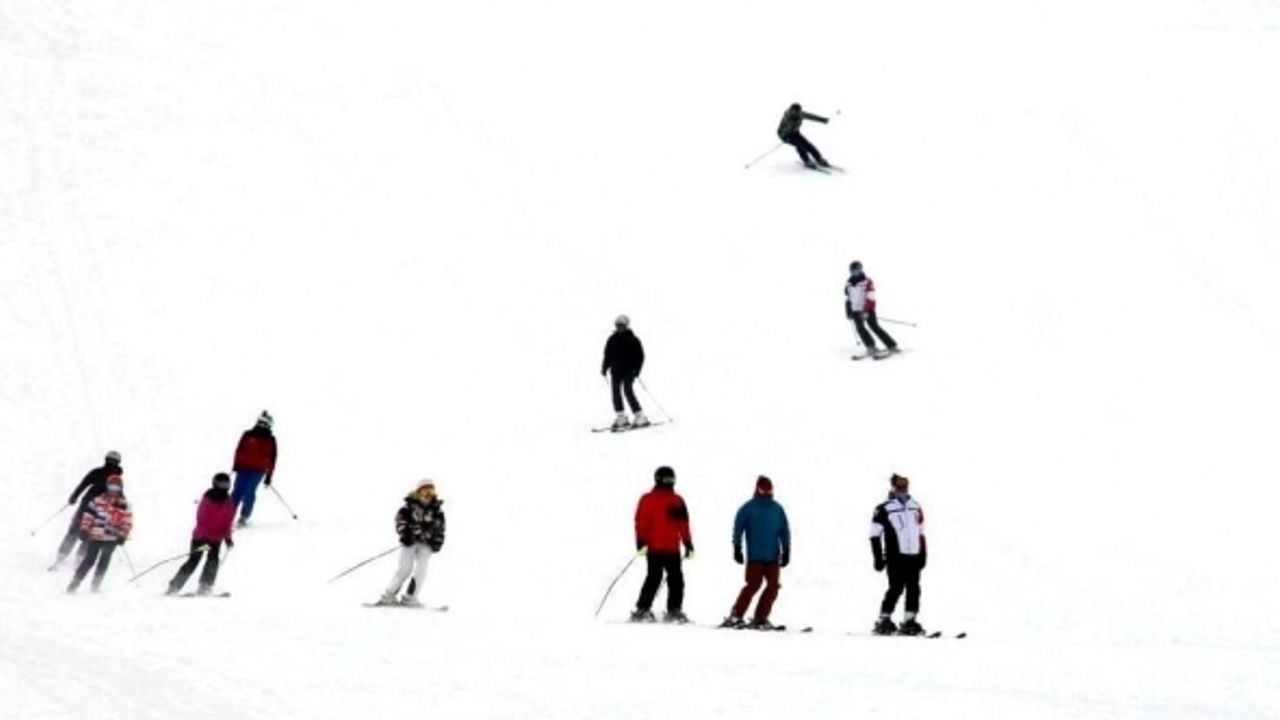 Ergan Dağı Kayak Merkezi’nde hafta sonu yoğunluğu