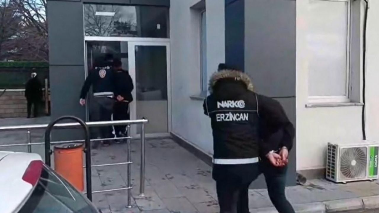Erzincan’da bir miktar esrar ele geçirildi; 4 şüpheli gözaltına alındı