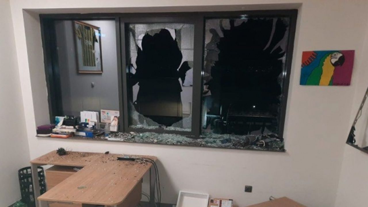 Esenyurt’ta 10 kişiyi bıçaklayan şahısla ilgili yeni detaylara ulaşıldı: 1 gün önce babasını bıçaklamış