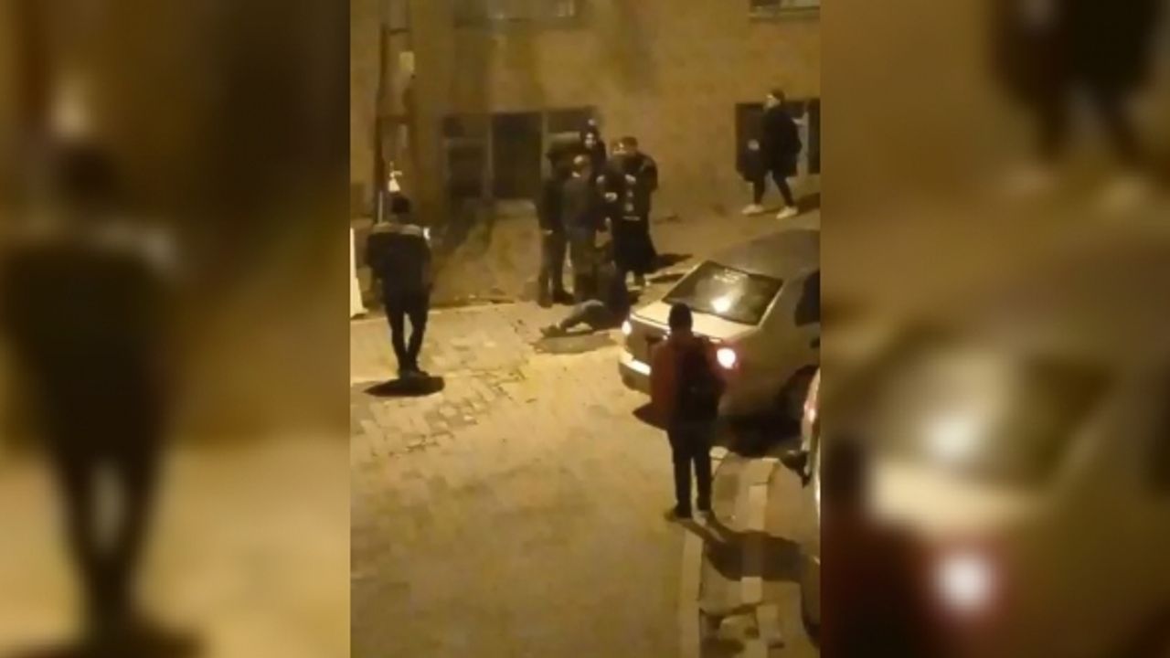 Esenyurt’ta kızını takip eden şahsı önce dövdü, ardından polise teslim etti