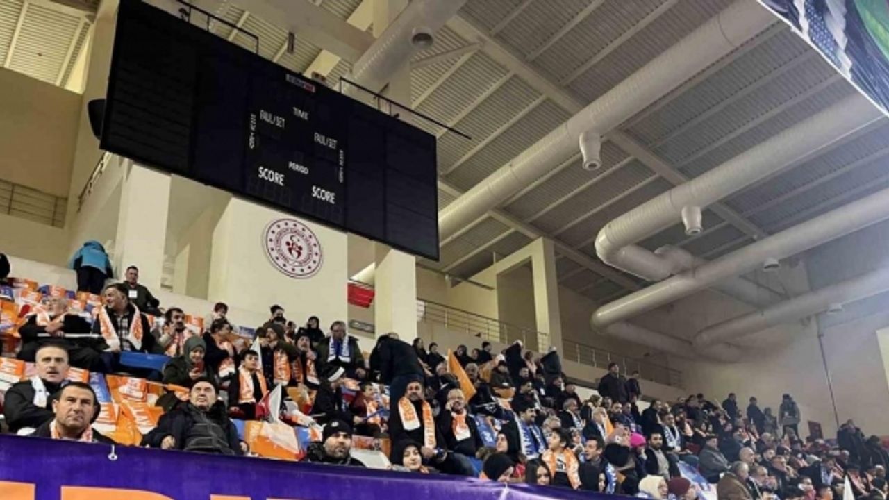 Eskişehir halkı Cumhurbaşkanı Erdoğan’ı saatler öncesinden beklemeye başladı