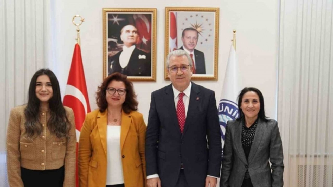 EÜ Hemşirelik Fakültesinden hemşirelik eğitimine yönelik deneysel proje