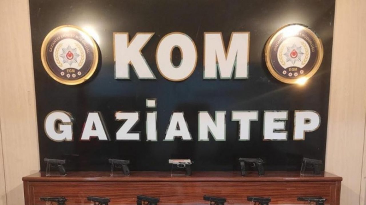 Gaziantep’te 11 adet kaçak tabanca ele geçirildi: 2 şahıs tutuklandı