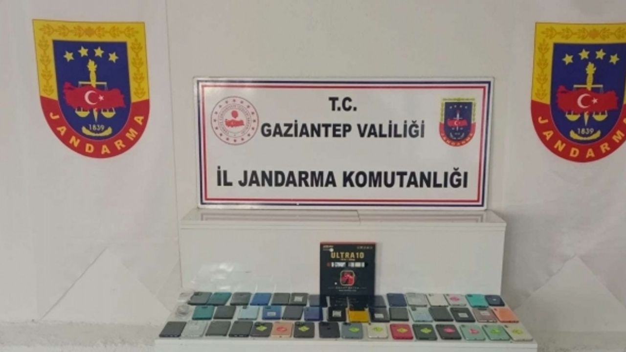 Gaziantep’te 2 milyon lira değerinde kaçak cep telefonu ele geçirildi