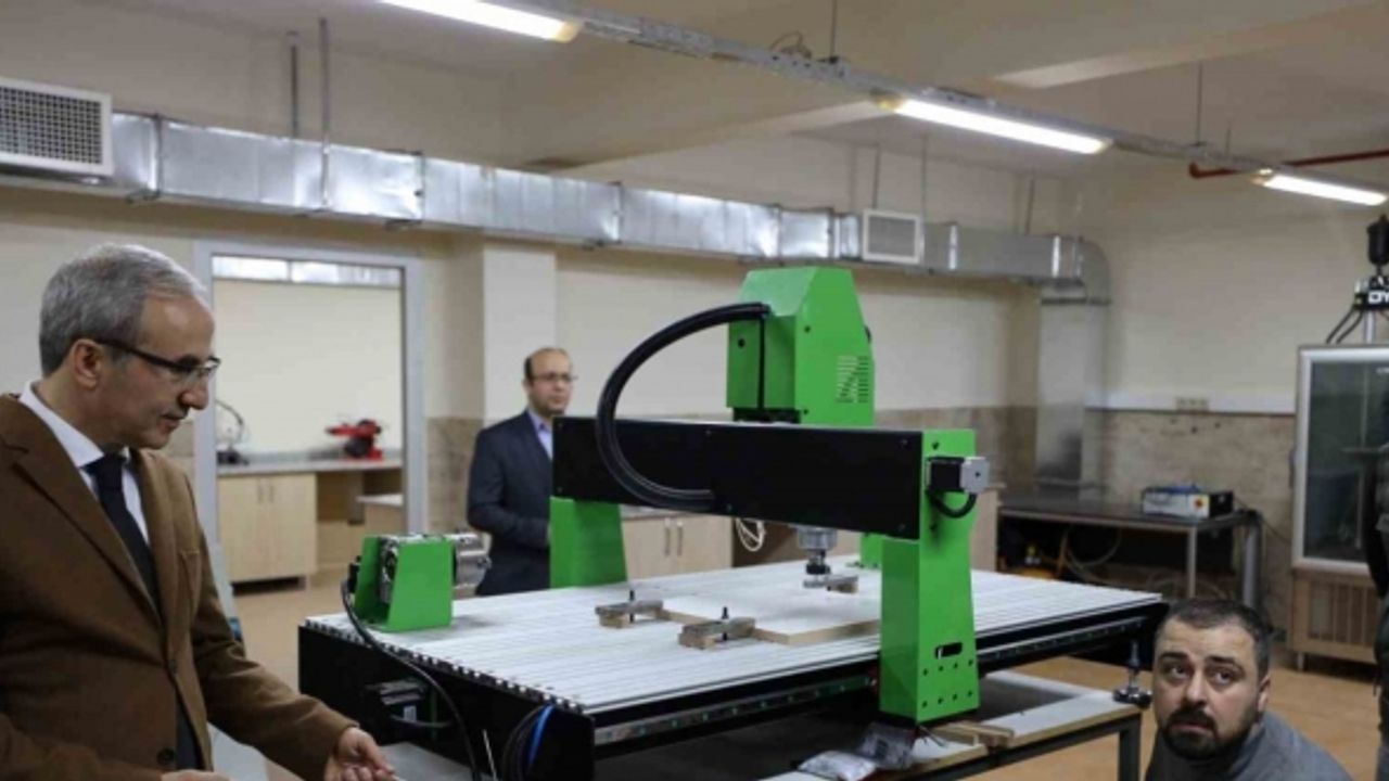 GİBTÜ’de yenilikçi bir dokunuş makine laboratuvarı faaliyete açıldı