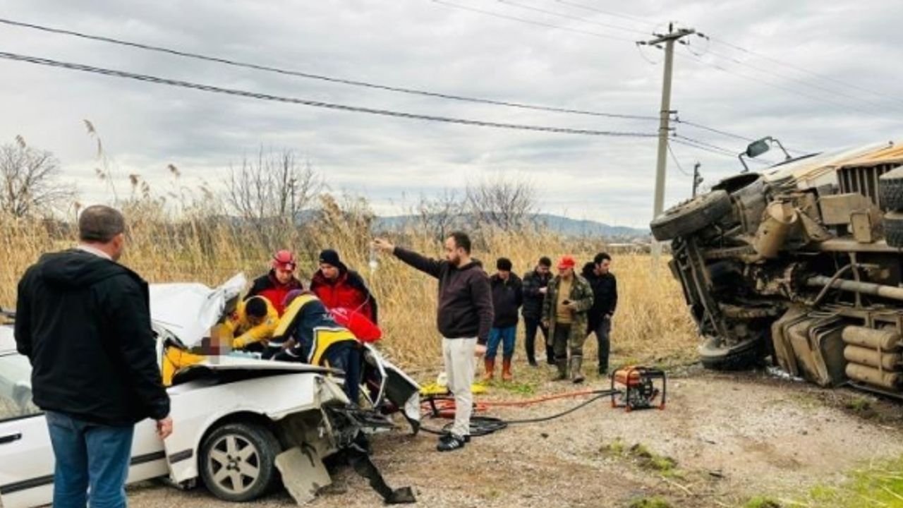 Gönen’de üç aracın karıştığı kazada 1 kişi öldü