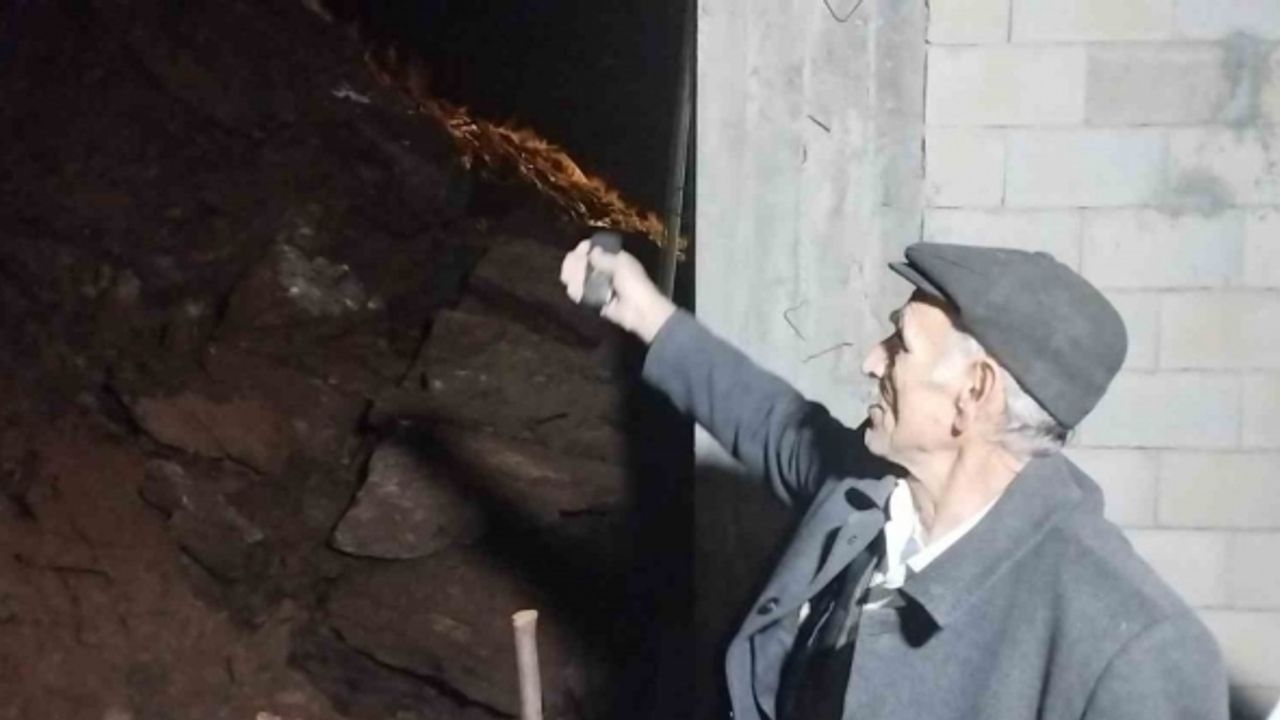 Hakkari’de heyelan: Dağdan kopan kaya parçaları evin üzerine düştü