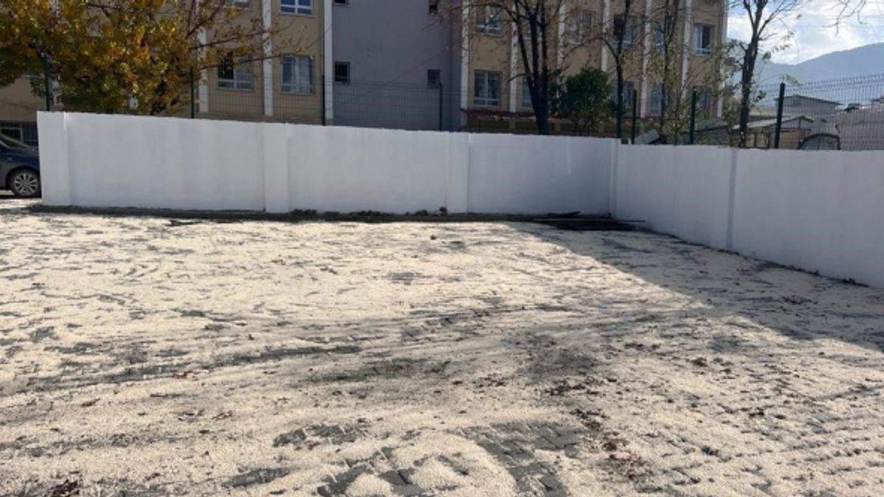 Hatay Büyükşehir Belediyesi, türbelerde bakım ve onarım çalışmalarını sürdürüyor