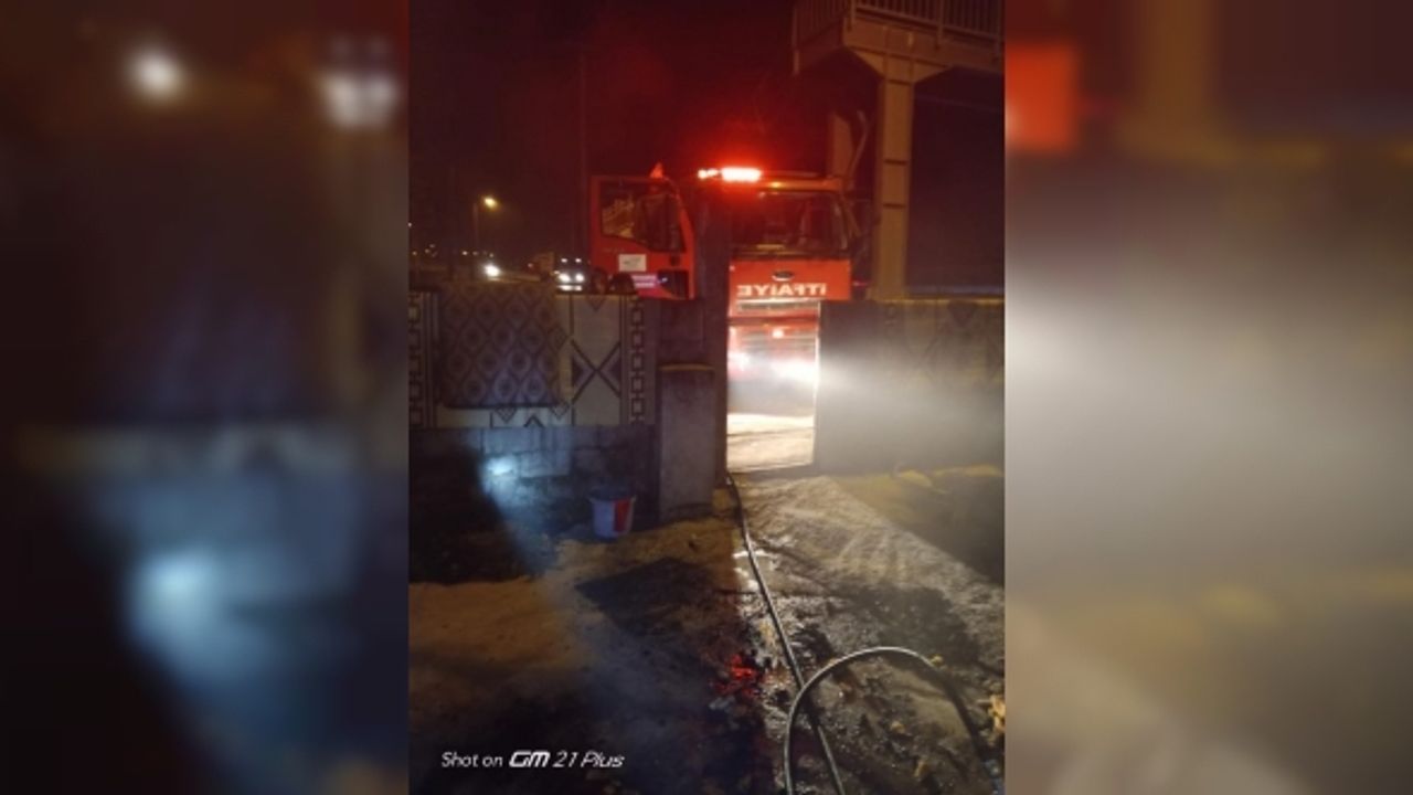 Hatay’da bir evde çıkan yangın itfaiye ekipleri tarafından söndürüldü