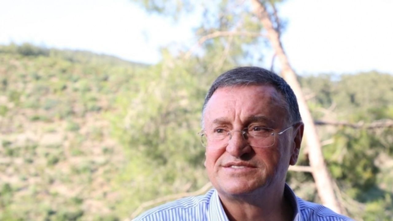 Hatay’da yeniden aday gösterilen Başkan Savaş: “Söz veriyorum, tüm acılara rağmen kadim şehrimizde yine aynı sofralarda tüm renklerimizle buluşacağız”