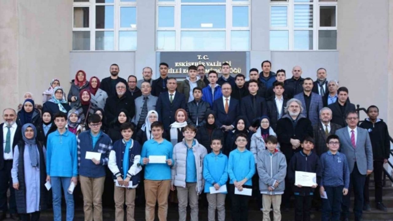 İmam Hatip Okulları arasında düzenlenen mesleki yarışmalarda dereceye giren öğrenciler ödüllendirildi