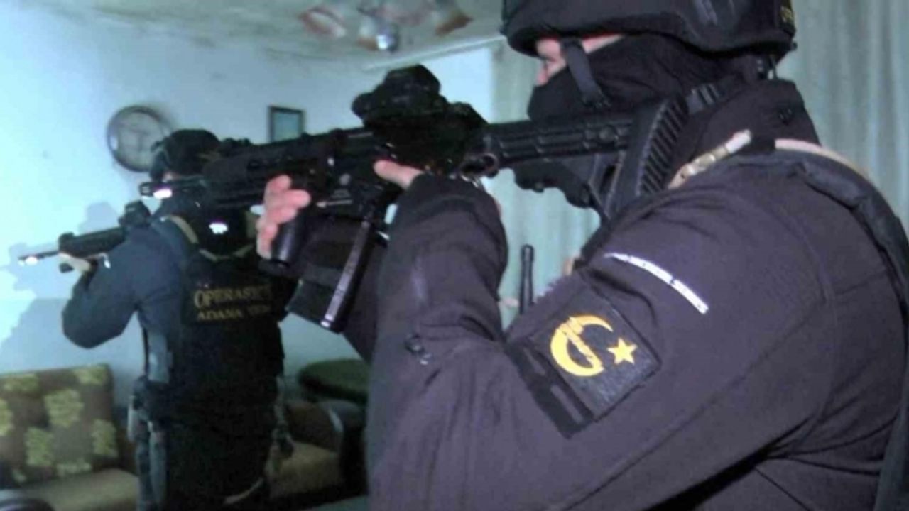 Interpol tarafından kırmızı bültenle aranan DEAŞ üyeleri Adana’da yakalandı