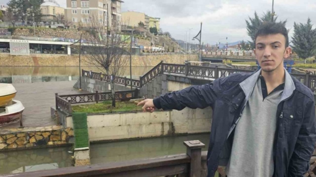 Irmakta gördüğü canlıyı ornitorenk sandı; gerçek ise sonradan anlaşıldı