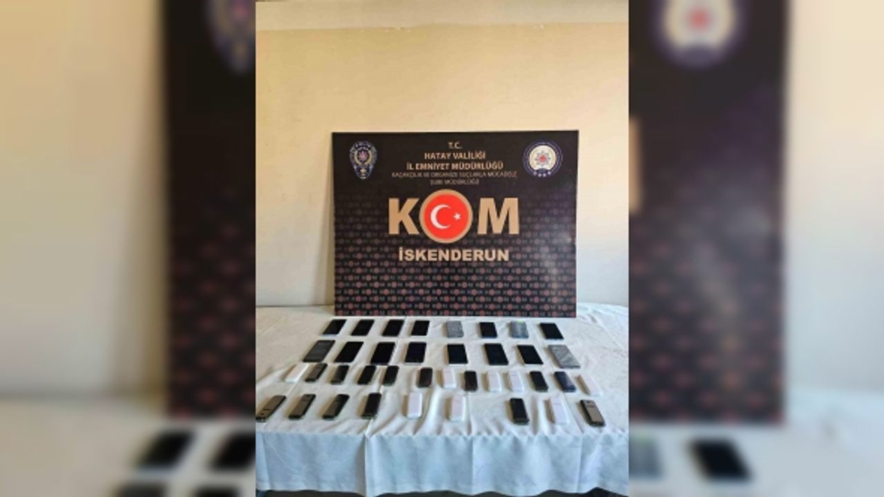 İskederun’da bir iş yerinde 38 kaçak telefon ele geçirildi