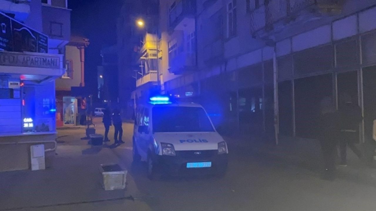 Isparta’da kız meselesi kavgasında bıçaklar çekildi: 3 yaralı