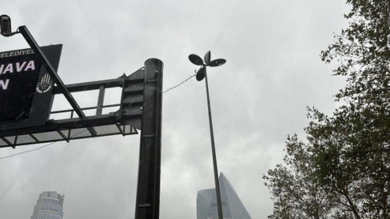 İstanbul’da akıl almaz ölümün görüntüleri ortaya çıktı: Aydınlatma direği üstüne düşen kurye hayatını kaybetmişti