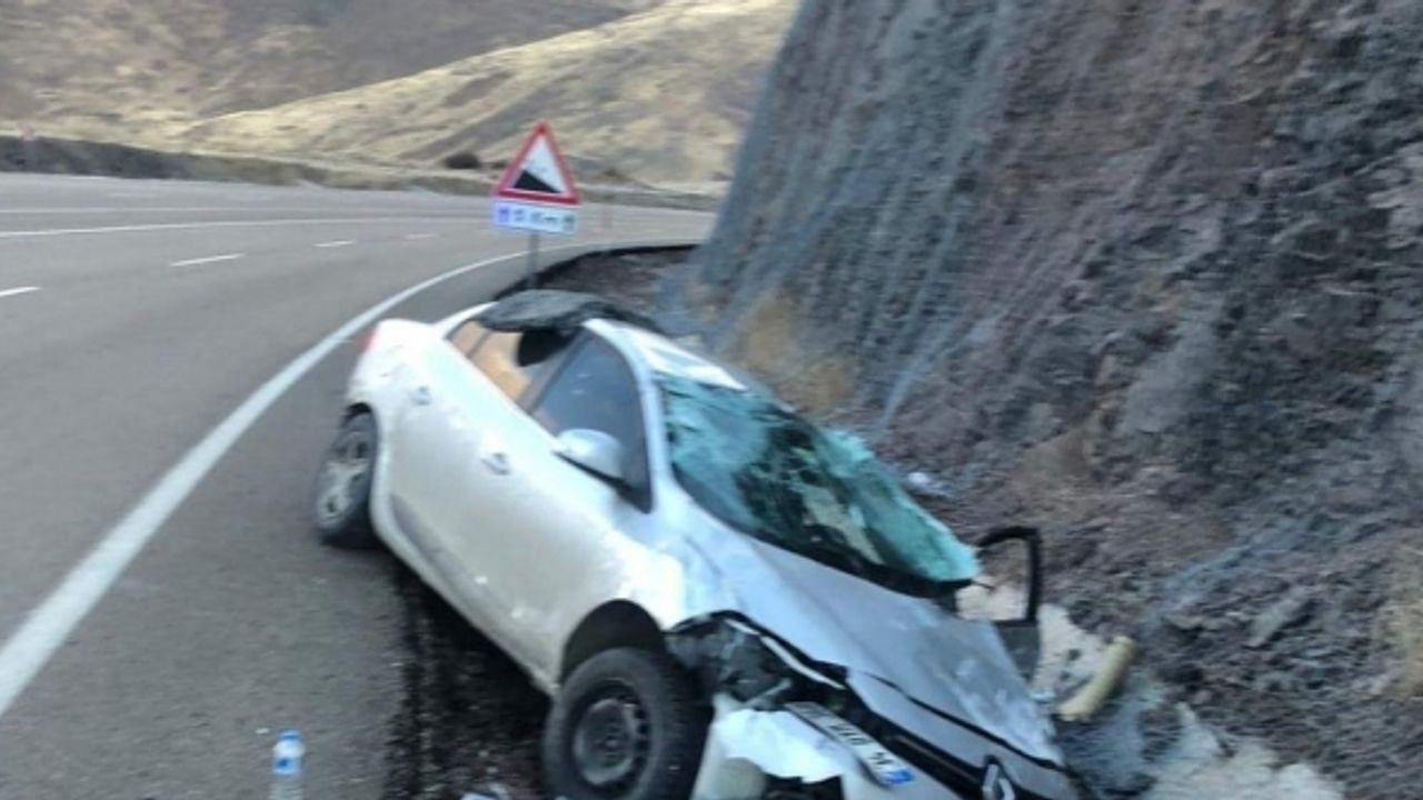 İstinat duvarına çarpan otomobil takla atıp devrildi: 6 yaralı