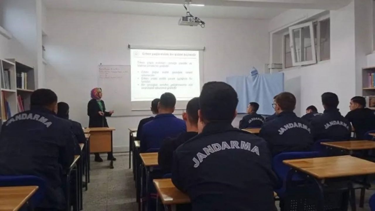 Jandarma personeline ’Erken Yaşta ve Zorla Evliliklerle Mücadele’ eğitimi verildi