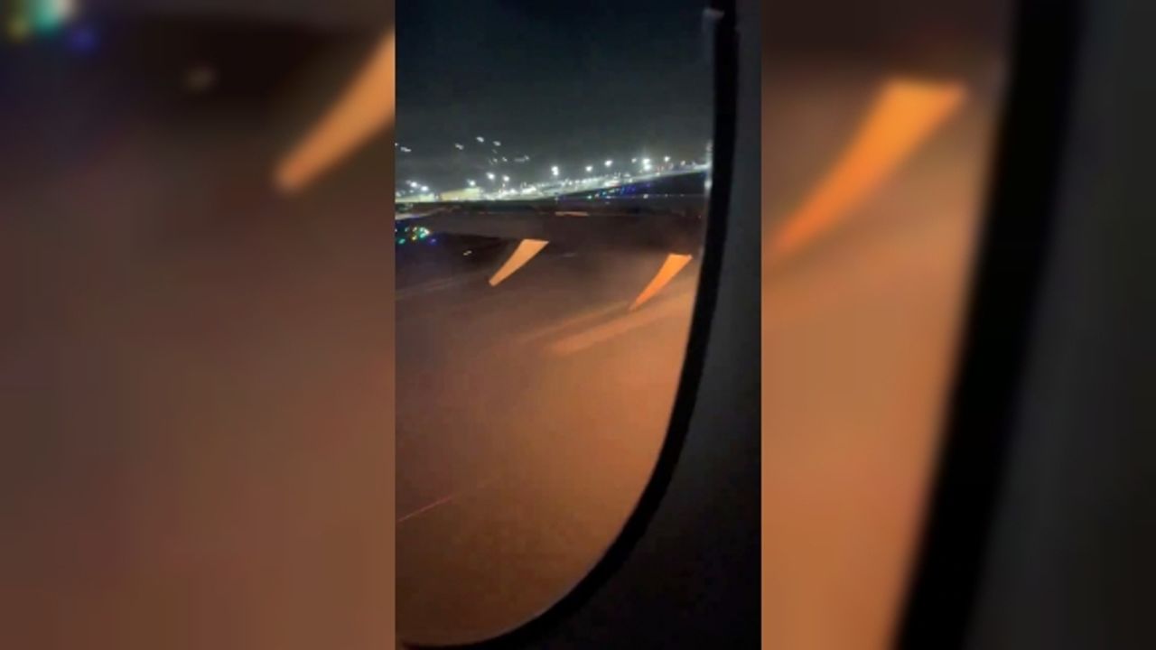 Japonya’da yolcu uçağı alev aldı: 379 kişi tahliye edildi