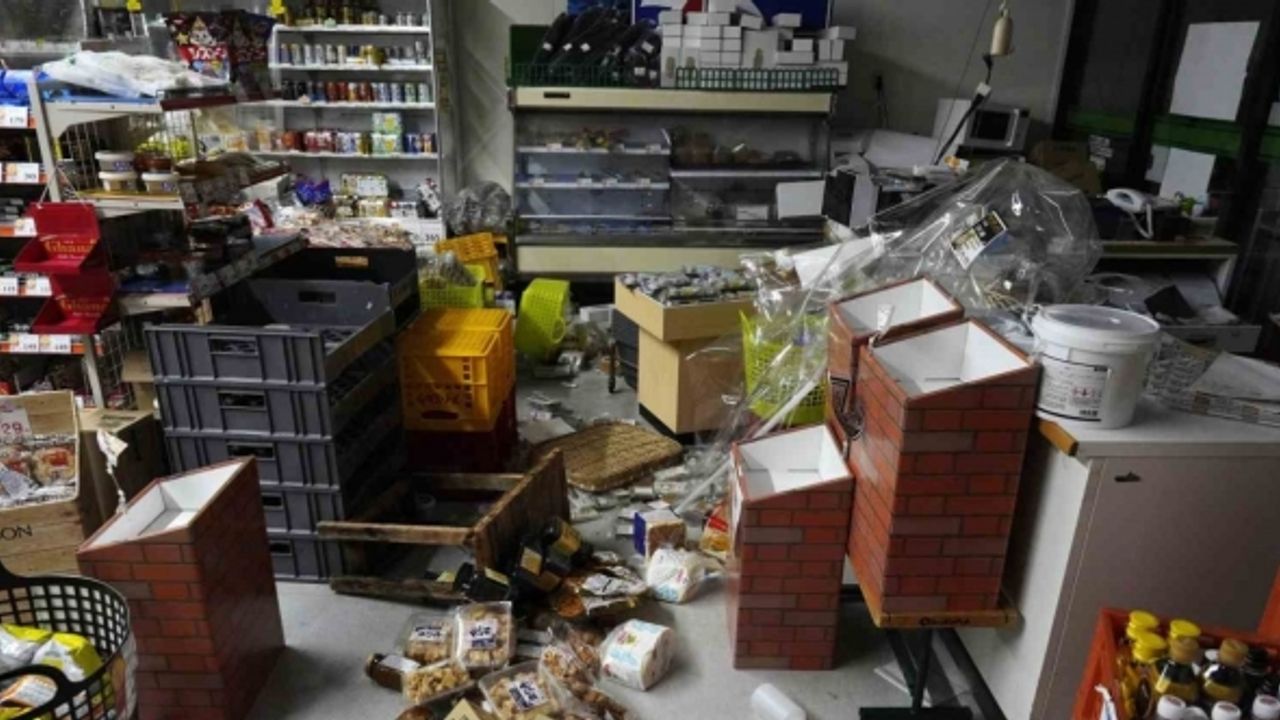 Japonya’daki 7.6’lık depremin 3’ncü gününde can kaybı 64’e yükseldi