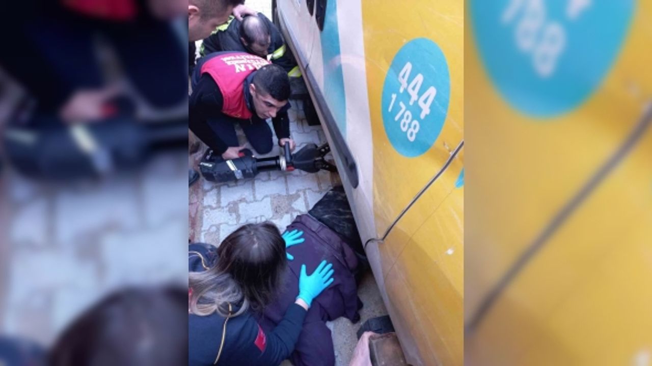 Kargo dağıtım aracının altında kalan yaşlı kadın hayatını kaybetti