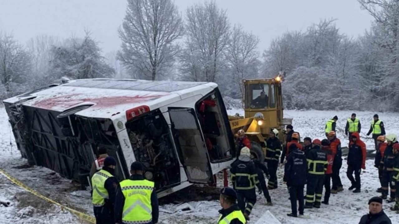 Kastamonu’daki feci kazada 6 kişi öldü, 33 kişi yaralandı