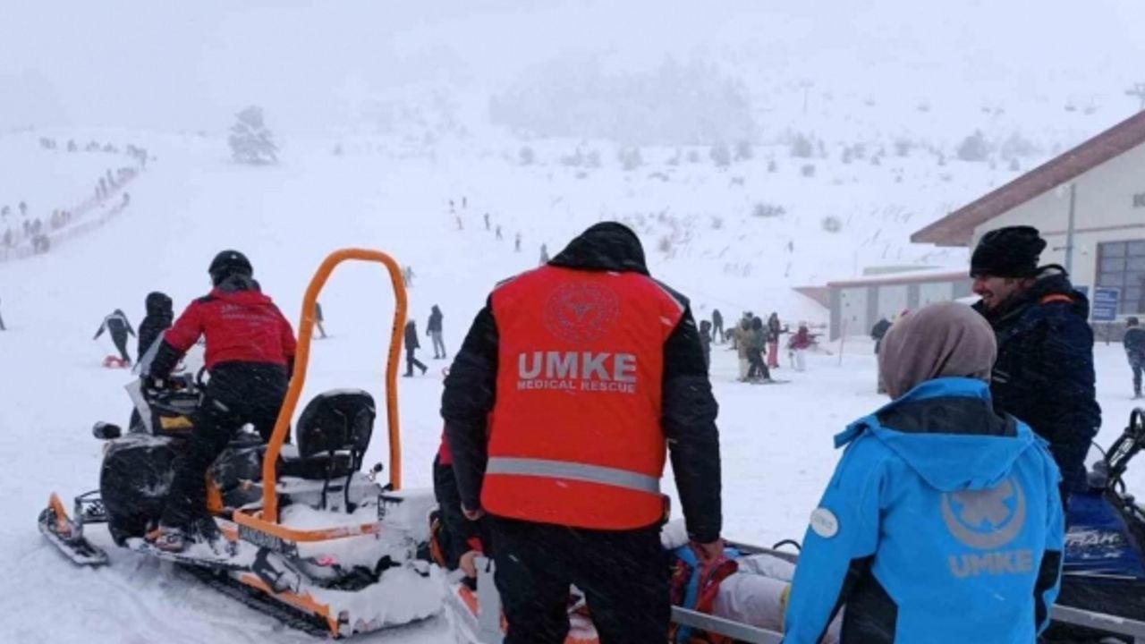 Kayak yaparken yaralananların yardımına UMKE ve jandarma yetişti