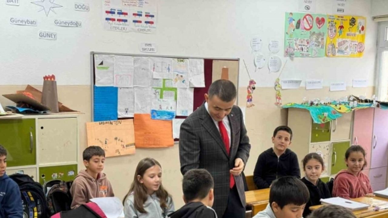 Kaymakam Bilici Şükrü Mola İlkokulu öğrencileri ile bir araya geldi