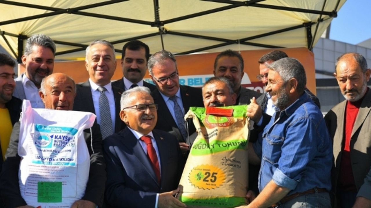 Kayseri Büyükşehir’den 2023 yılında tarımsal üretime 412 ton tohum desteği