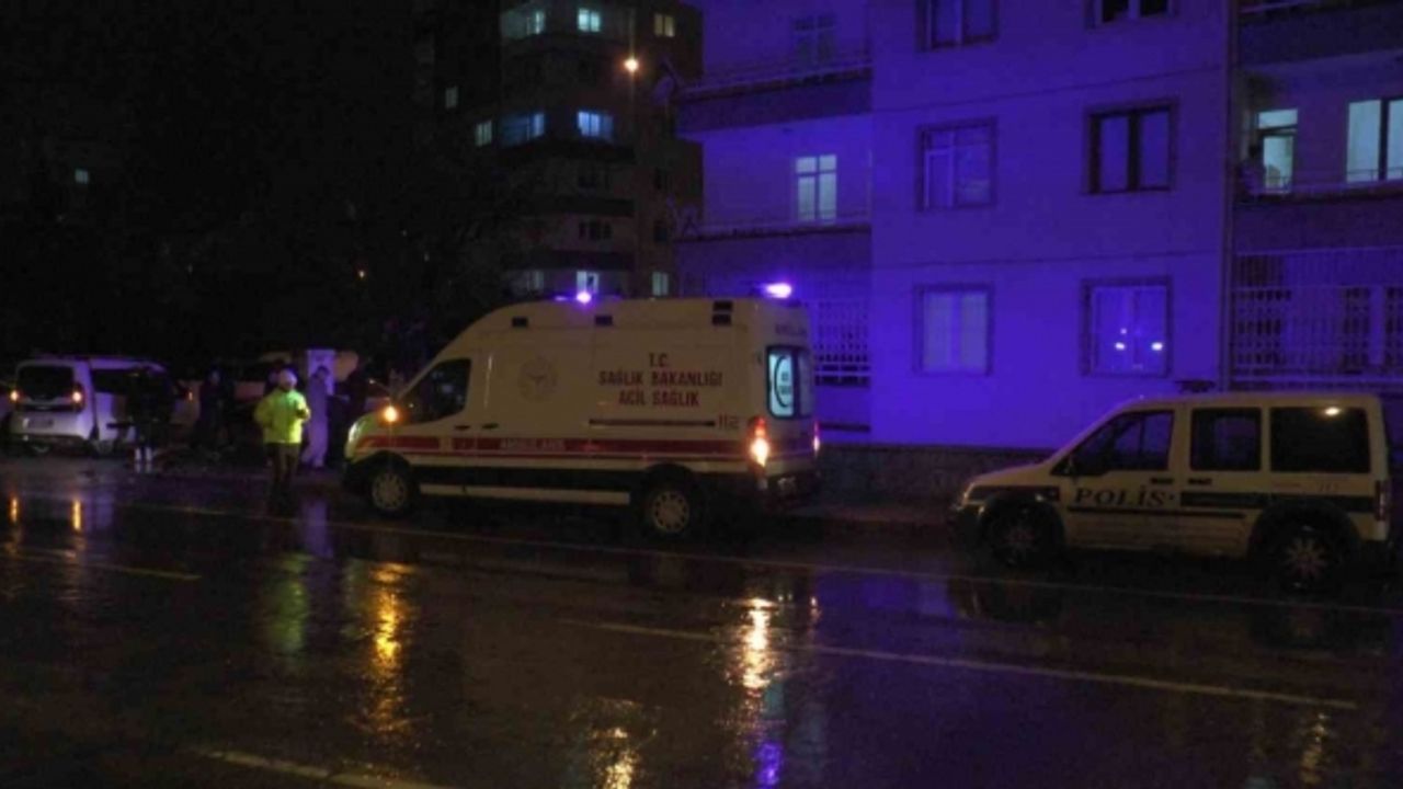 Kayseri’de hafif ticari aracın çarptığı yaşlı kadın hayatını kaybetti