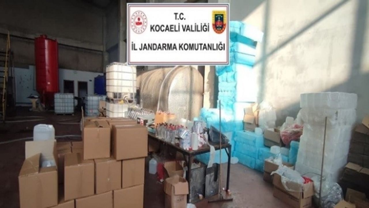 Kocaeli’de 16 ton 990 litre etil alkol ele geçirildi