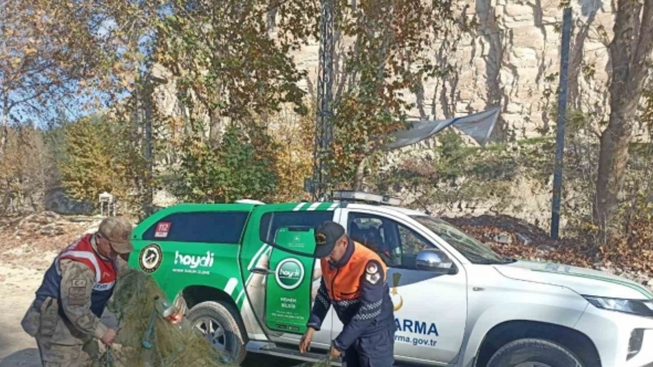 Kullanımı yasak ağ ile avcılık yapan şahsa para cezası