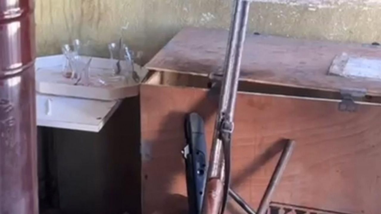 Kütahya’da kuru sıkı tabancaları gerçek silaha çeviren şahıs yakalandı