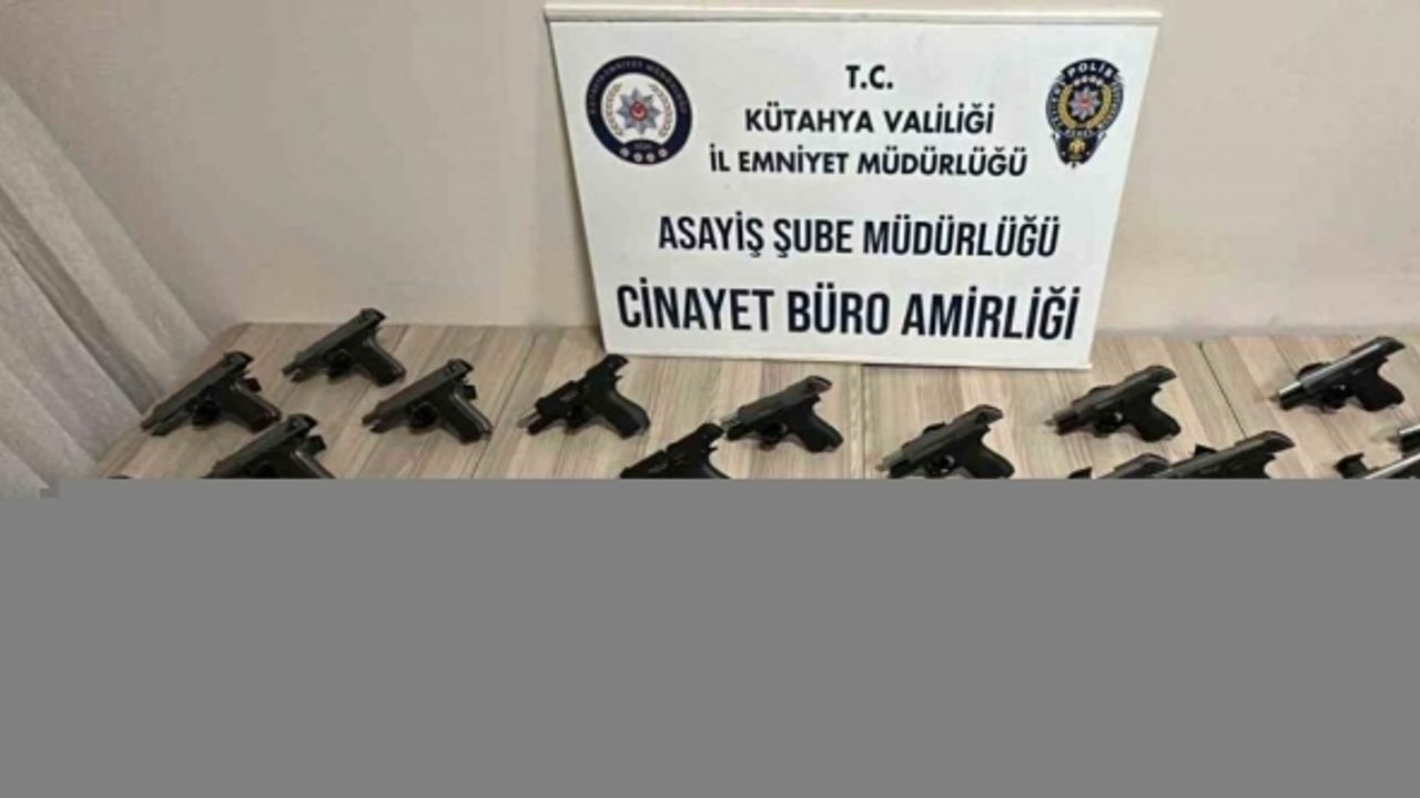 Kütahya’da silah taciri 37 kurusıkı tabanca ile yakalandı