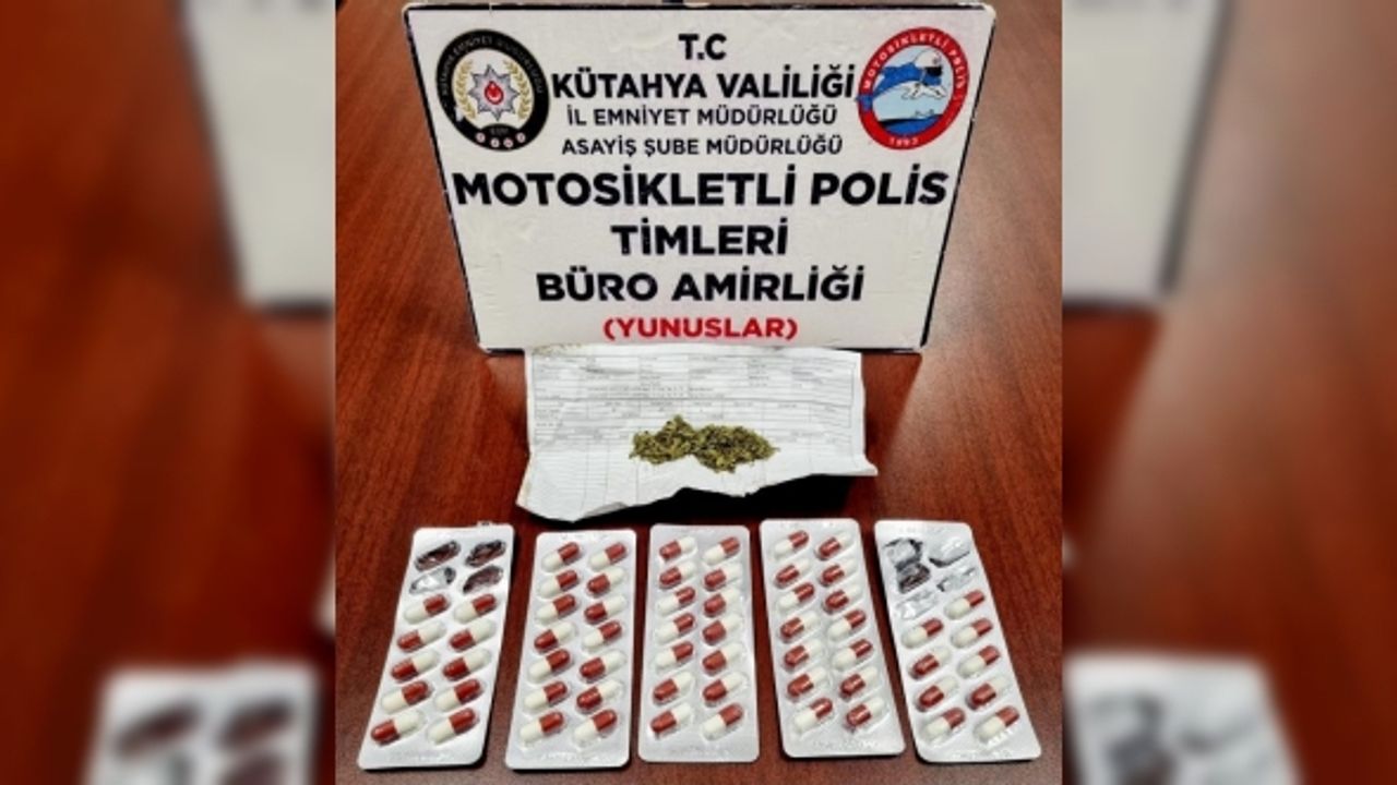 Kütahya’da Yunus Timleri bir araçta uyuşturucu ele geçirdi