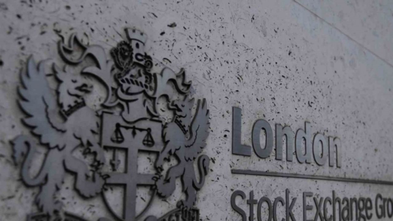 Londra Borsası’nın yarın işleme açılmasını engelleme planı yaptıkları şüphesiyle 6 kişi gözaltına alındı