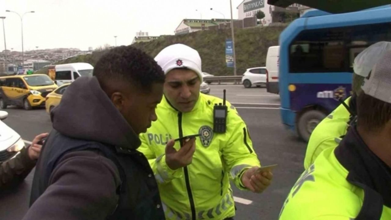 Maltepe’de emniyet şerit ihlali yapan Pendiksporlu Kappel denetime takıldı