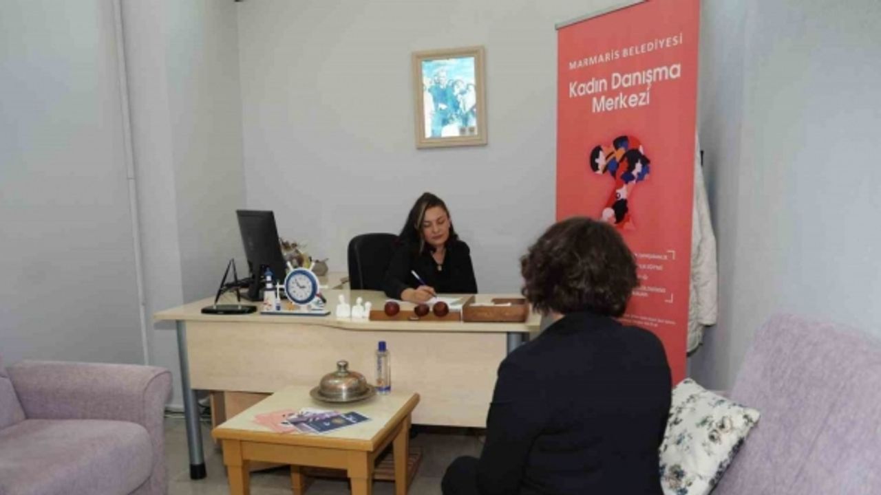 Marmaris’te Kadın Danışma Merkezi vatandaşların yanında olmayı sürdürüyor