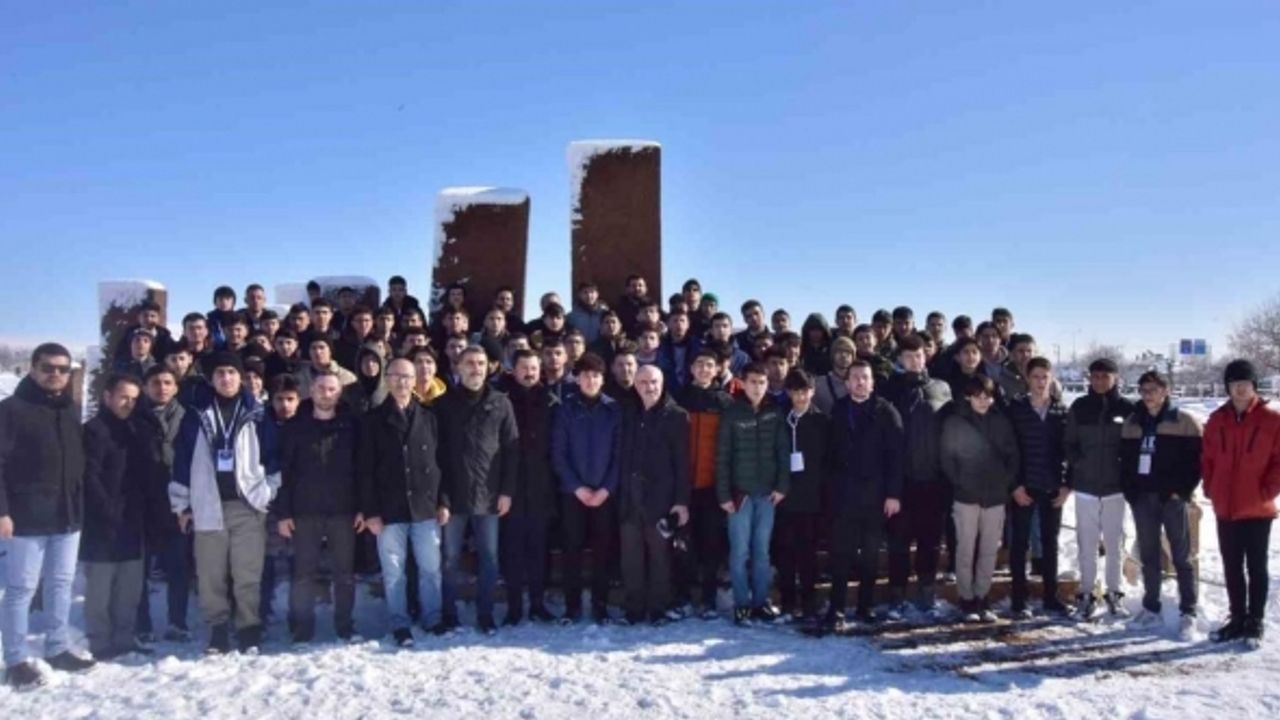 "Maziden Atiye Ahlat" programıyla öğrenciler bölgeyi tanıyor