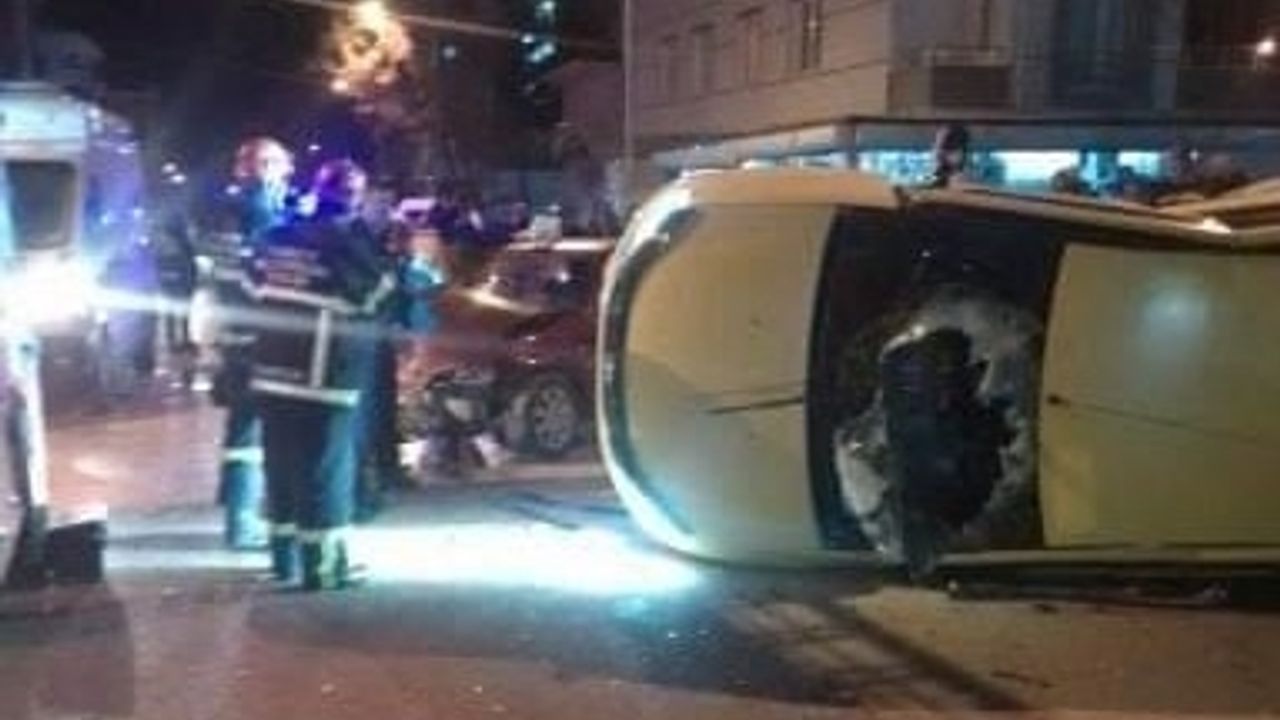 Merzifon’da ticari taksi ile otomobil çarpıştı: 3 yaralı