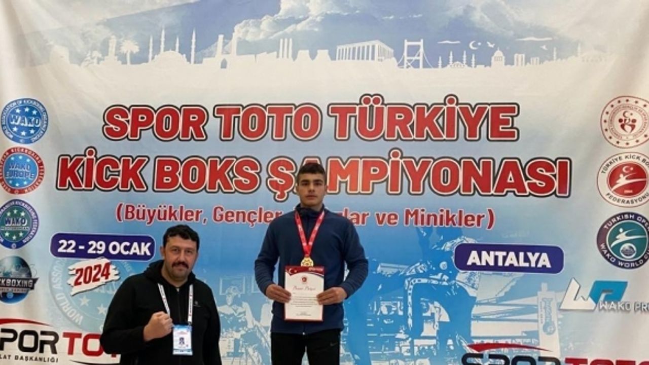 Milaslı sporcu Donka, Kickboks’ta Türkiye Şampiyonu oldu