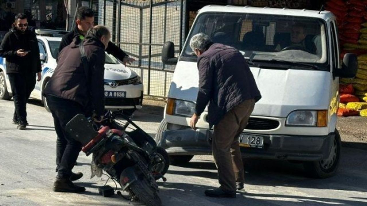 Milas’ta minibüs ile elektrikli bisiklet çarpıştı: 1 yaralı