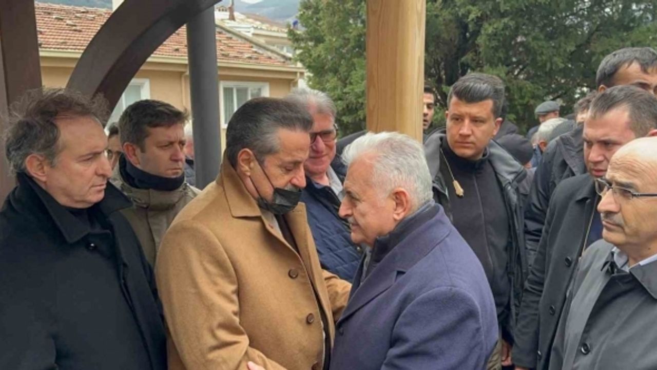 Milletvekili Faruk Çelik’in annesi kılınan cenaze namazı sonrası toprağa verildi