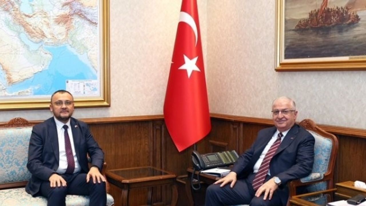 Milli Savunma Bakanı Güler, Ukrayna’nın Ankara Büyükelçisi Bodnar’ı kabul etti