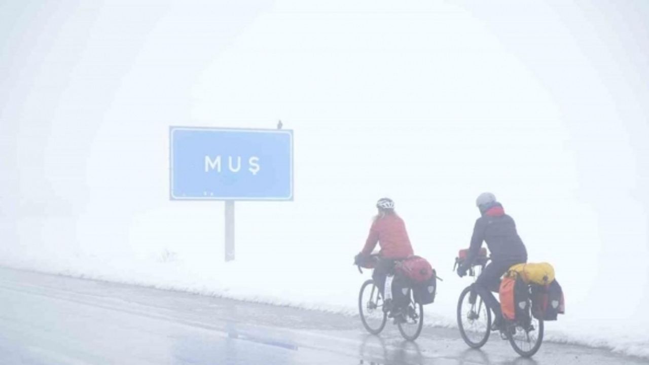 Mülteci çocuklar için pedal çeviren gönüllülere Muş’ta sıcak karşılama