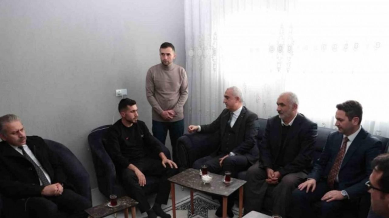 Muş Valisi Çakır hain saldırıda yaralanan askerleri ziyaret etti